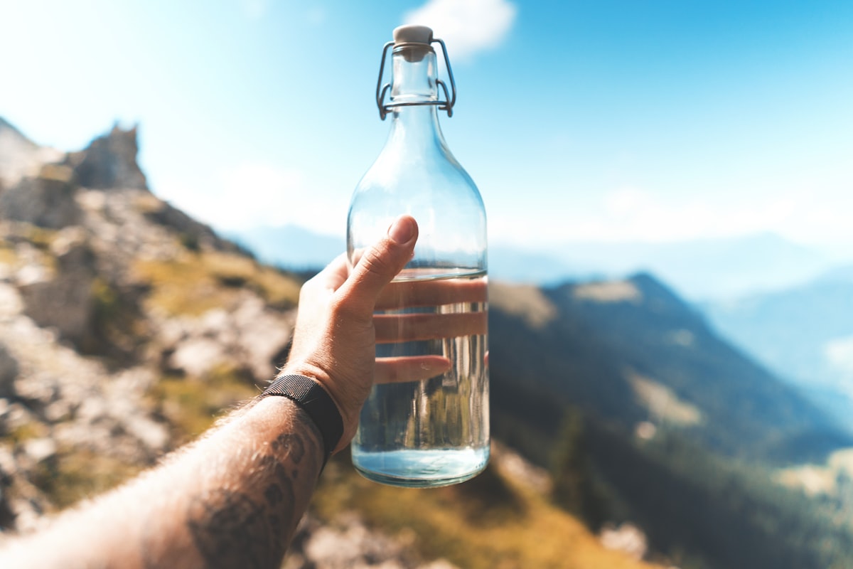 Bottiglia d'acqua riutilizzabile per l'idratazione quotidiana